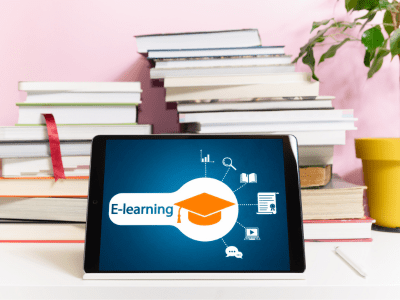 Read more about the article Sprzedaż on-line. Jak legalnie sprzedawać e-booki, kursy online i inne produkty cyfrowe? Przewodnik dla sprzedawców 2025